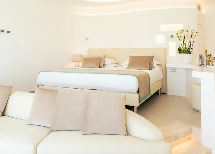 New Bussola 4* Кальяри