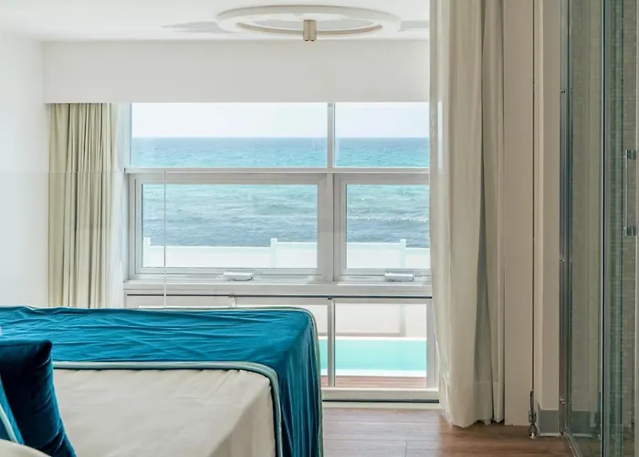 New Bussola Кальяри