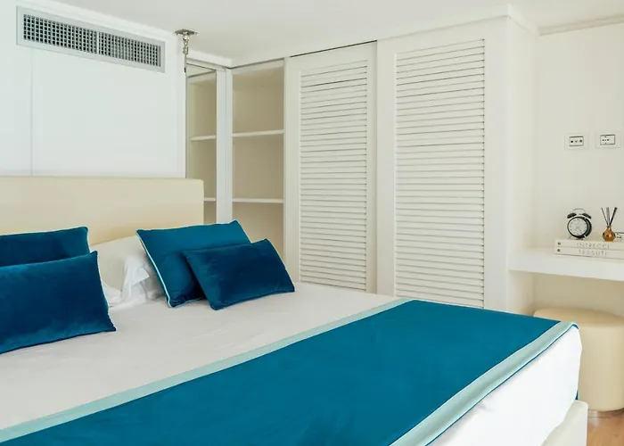 New Bussola 4* Кальяри