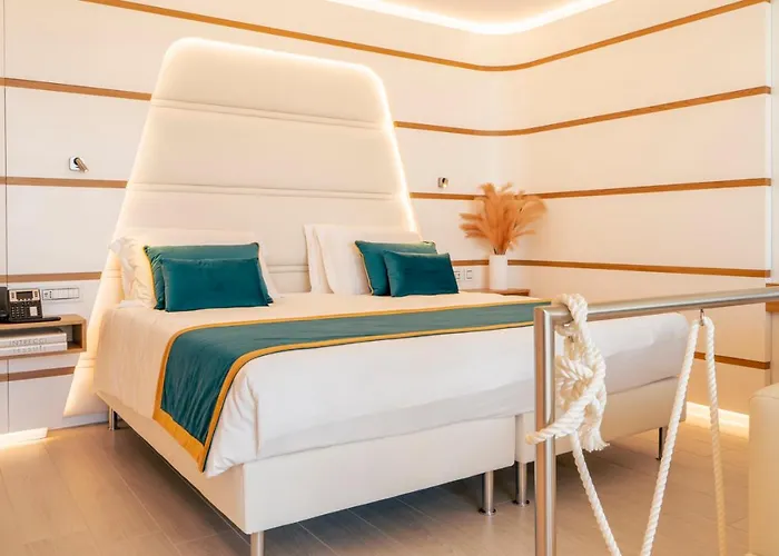 New Bussola 4* Кальяри