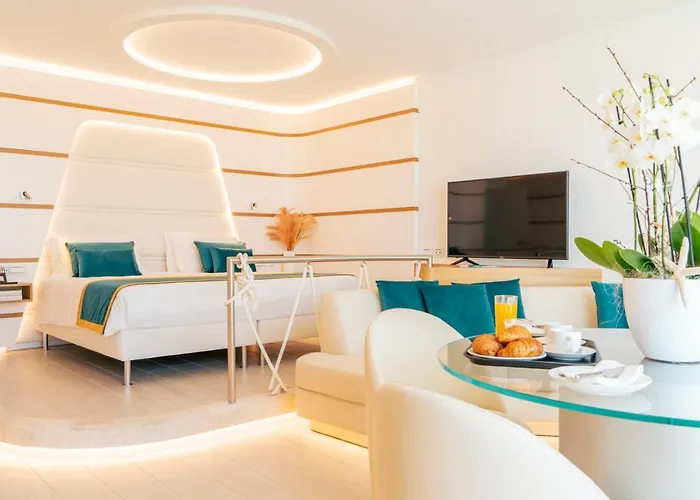 New Bussola Кальяри