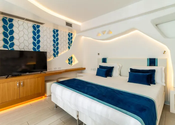 New Bussola Кальяри